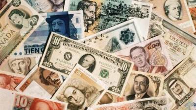 العملات الأجنبية تواصل انهيارها أمام الجنيه المصري.. وسعر الدولار ثابت