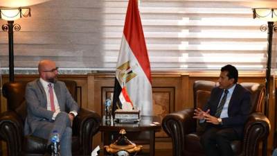 وزير الرياضة يلتقي المدير الإقليمي لمؤسسة "فريدريش ناومان" لتعزيز التعاون المشترك