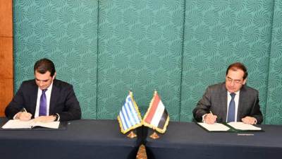 وزير البترول يبحث مع نظيره اليوناني توسيع نطاق التعاون بمجال البترول والغاز