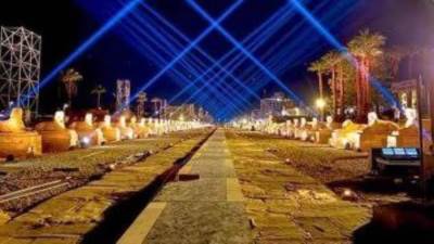 توافد الضيوف المصريين والأجانب لمقر احتفالية طريق الكباش