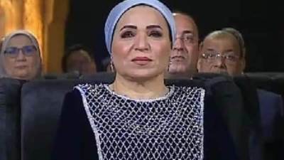 بالصور.. انتصار السيسي تظهر بإطلالة "هوية مصرية" في احتفالية طريق الكباش