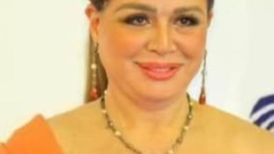 إلهام شاهين تتألق بالأورانج في مهرجان القاهرة الدولي