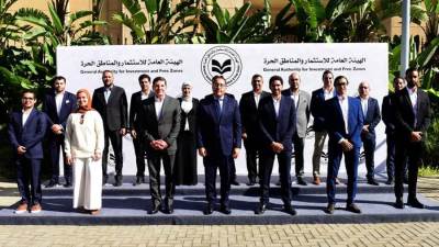 رئيس الوزراء يتفقد مشروعات شباب رواد الأعمال وممثلي الشركات الناشئة بهيئة الاستثمار