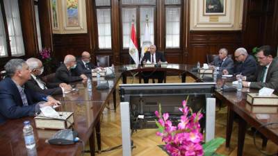 وزير الزراعة يعقد اجتماعا لتنفيذ توجيهات الرئيس بوضع رؤية لمنظومة الأسمدة الأزوتية