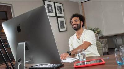 محمد صلاح سفيرًا لبرنامج فودافون ومفوضية الأمم المتحدة "مدارس الشبكة الفورية"