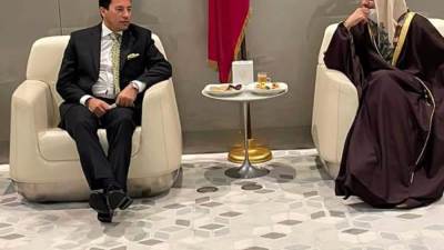 وزير الشباب والرياضة يصل الدوحة لحضور افتتاح كأس العرب