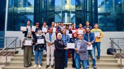 وزير التعليم العالي يستعرض تقريرًا حول إدارة المخلفات التكنولوجية