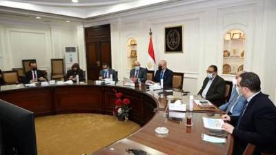 وزير الإسكان ومحافظ بورسعيد يتابعان مشروعات المحافظة ومخططات تنمية مدينة "سلام"