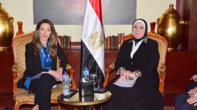 وزيرة التجارة والصناعة ونظيرتها الاسبانية تبحثان تعزيز التعاون بالاقتصاد والتجارة والصناعة والاستثمار