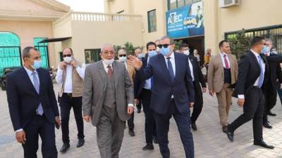 سعفان يوجه رساله للشباب خلال جولته بمركز التدريب والتعليم بالعبور