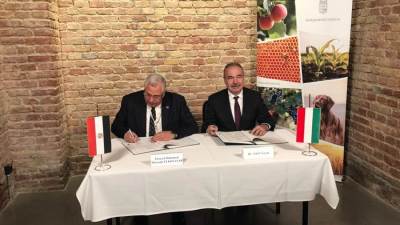 وزير الزراعة ونظيره المجري يوقعان بروتوكول تعاون فى مجال المصايد والإستزراع السمكى