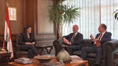 "المشاط" ورئيس "HSBC" يبحثان التمويل المختلط وتحفيز الشركات بالمعايير البيئية والاجتماعية والحوكمة