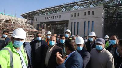 وزير النقل يتابع التشطيبات النهائية للقطار الكهربائي الخفيف LRT تمهيدًا لتشغيله تجريبيًا