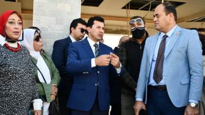 وزير الشباب والرياضة يتفقد مركز شباب الجزيرة 2 للتنمية الشبابية