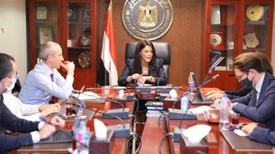 "المشاط"تلتقي وفدًا من خبراء أسواق المال والاقتصاد الأجانب وممثلى شركة Jefferies الدولية