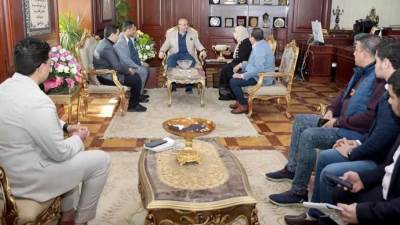 وفد وزارة الشباب والرياضة يلتقي بمحافظ "بني سويف "