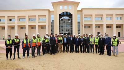 وزير التعليم العالي يتفقد منشآت الجامعة التكنولوجية ببرج العرب