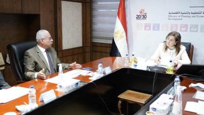 وزيرة التخطيط تلتقي محافظ السويس لدراسة توطين أهداف التنمية المستدامة