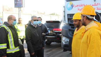 بالصور: جولة ميدانية لرئيس القابضة للمياه لمتابعة استعدادات شركة الصرف الصحى بالإسكندرية