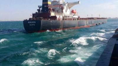 "الأرصاد": عاصفة ترابية واضطراب الملاحة البحرية بالبحر المتوسط وارتفاع الأمواج 4 أمتار