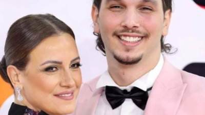  بالصور..نجل  "ريهام عبد الغفور" يخطف الأنظار في أحضان والدته