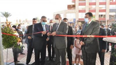 وزير الطيران يفتتح فرع الأسواق الحرة الجديد لمصر للطيران بالممشي السياحي بالغردقة