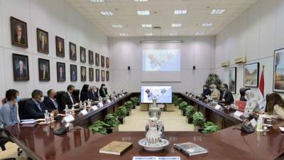 وزير السياحة يعقد اجتماعاً لمناقشة ملف السياحة المستدامة واستعدادات استضافة مصر لكوب27