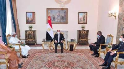 السيسي يستقبل أمين عام منظمة التعاون الإسلامي .. مؤكدا: دعم مصر لمهمته