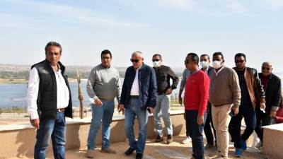 مسئولو "الإسكان" يتفقدون مشروعات مدينة أسوان الجديدة 