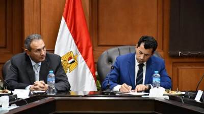 وزير الرياضة يناقش استعدادات تدشين صندوق الرياضة المصري