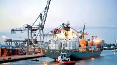 غلق بوغاز الهيئة العامة لمينائى الإسكندرية والدخيلة نظرًا لسوء الاحوال الجوية