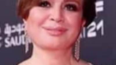 إلهام شاهين بإطلالة مميزة في ثاني أيام مهرجان البحر الأحمر