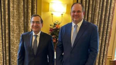 وزير البترول يعقد جلسة مباحثات مشتركة مع رئيس شركة أباتشى الأمريكية