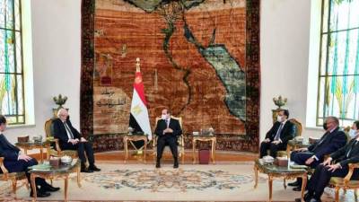 الرئيس السيسي يؤكد اعتزازه بعمق العلاقات الوطيدة بين مصر ولبنان