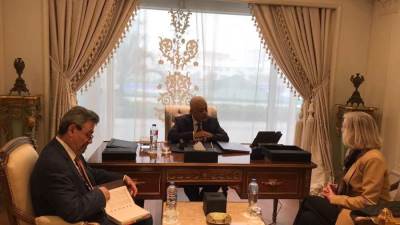 وزير التربية والتعليم يبحث آليات التعاون مع اليونسكو ونظيره الباكستاني