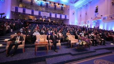 جلسة نقاشية بعنوان "التوافق والامتثال: التكيف مع ديناميكيات المستقبل بالجامعات والمراكز البحثية"