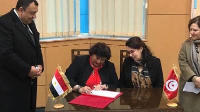 وزيرة الثقافة تلتقي نظيرتها التونسية لبحث التعاون الفكري والإبداعي والفني المشترك