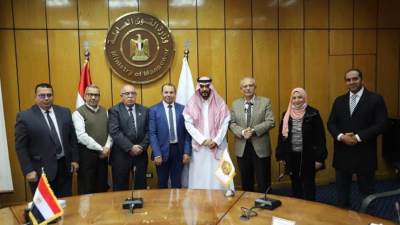 القوى العاملة تناقش آلية تنفيذ منظومة الربط الإلكتروني مع السعودية