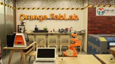 لتمكين الشباب وتعزيز قدراتهم العملية.. اورنج تفتتح أول مركز رقمي في مصر