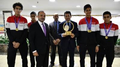 وزير الرياضة يناقش استراتيجية اتحاد السلاح مع مجلس الإدارة