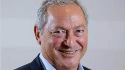 عاجل.. ساويرس يتنحى عن رئاسة أوراسكوم وينقل أسهمه وقيادة الشركة إلى نجله