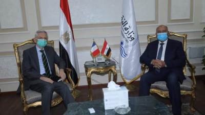 وزير النقل يستقبل السفير الفرنسي لبحث الموقف التنفيذي لعدد من المشروعات المشتركة