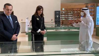 مكرم تزور بيت الحكمة بالشارقة لتبادل المعارف في إطار مبادرة "اتكلم عربي"