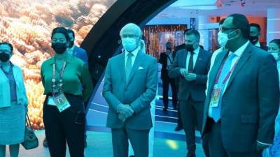 ملك السويد يزور الجناح المصري في معرض إكسبو دبي وينبهر بالتابوت الفرعوني