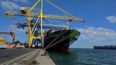  غلق بوغاز الهيئة العامة لمينائى الإسكندرية والدخيلة لحين تحسن الأحوال الجوية