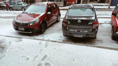 "قطعة من أوروبا".. بالصور شوارع الإسكندرية تغطى بالثلوج