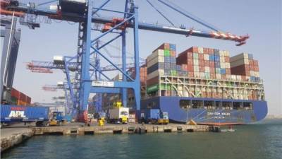 عودة الحركة الملاحية لموانئ المنطقة الإقتصادية 