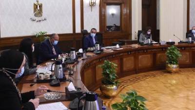 رئيس الوزراء يناقش الاستعداد لمشاركة مصر بمنتدى "سان بطرسبرج الاقتصادي الدولي"