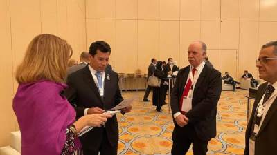 وزير الرياضة يستعرض في لقائه مع مسئول الشباب باليونسكو تمكين وتأهيل الشباب