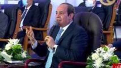 السيسي يوجه الشكر للحكومة " في الجلسات بتاعتنا بيتألموا منى غصب عنى"
